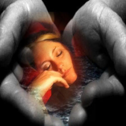 April Nicholson Photo 37