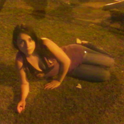 Angela Pardo Photo 23