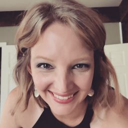 Lindsey Little Photo 17