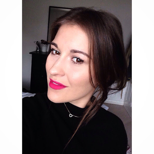 Laura Bacon Photo 20