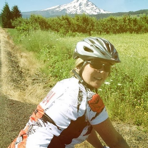 Rebecca Connelly Photo 18