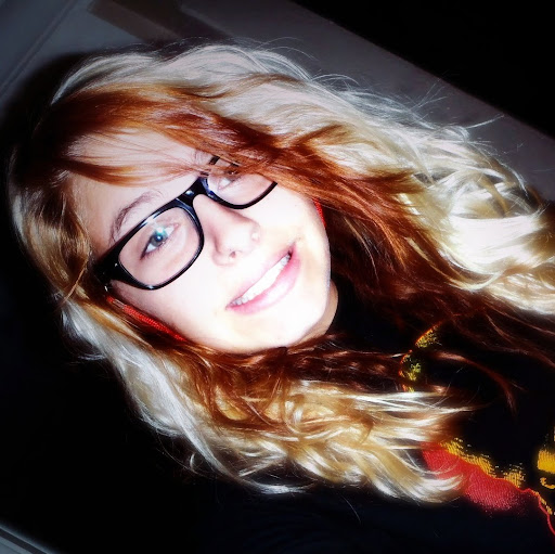 Abigail Fox Photo 7