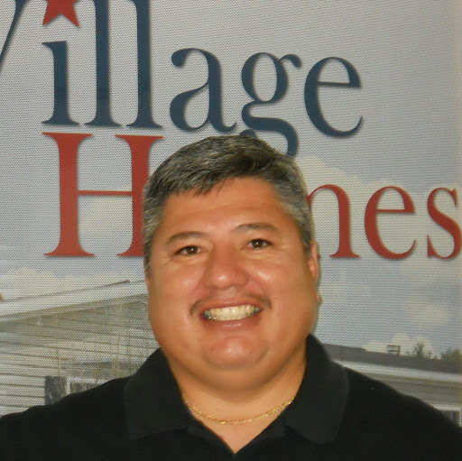 Paul Martinez Photo 40