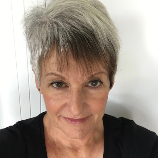 Elizabeth Bryce Photo 11