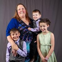 Debbie Guthrie Photo 28