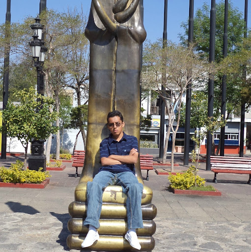 Erick Quiroz Photo 22