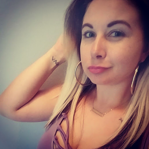 April Kline Photo 33