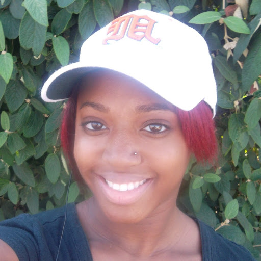 Erika Daniel Photo 32