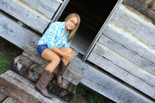Shelly Smith Photo 15