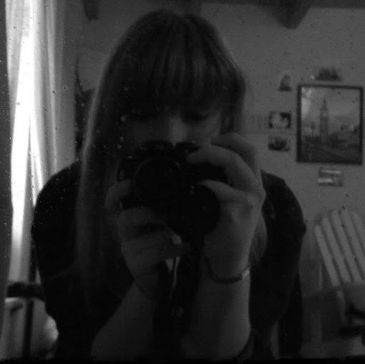 Justine Perry Photo 23
