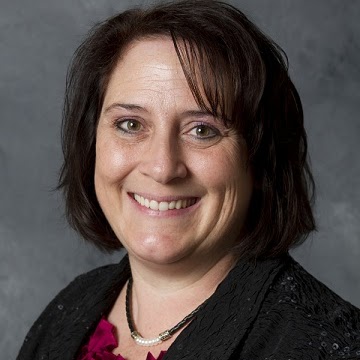 Michele Reynolds Photo 27