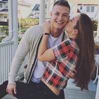 Elizabeth Nowak Photo 13