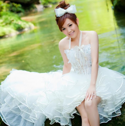 Lily Chow Photo 16