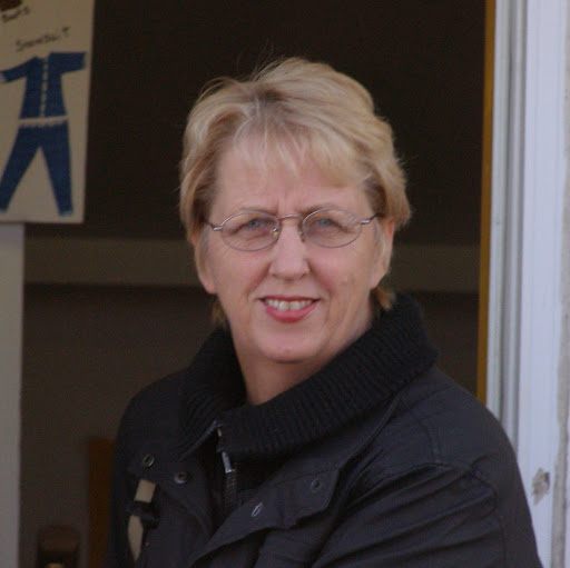 Catherine Roach Photo 20
