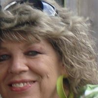 Taylor Walters Photo 13