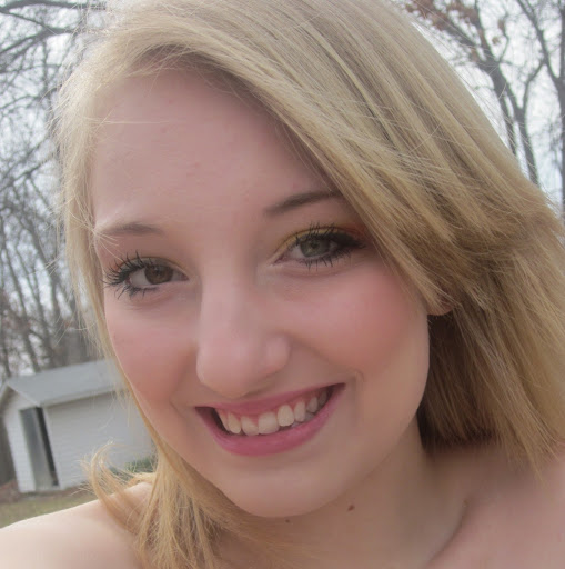 Elizabeth Hurt Photo 18