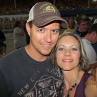 Amanda Farrar Photo 35