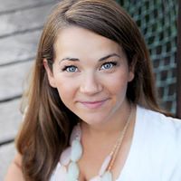 Julia Bennett Photo 26