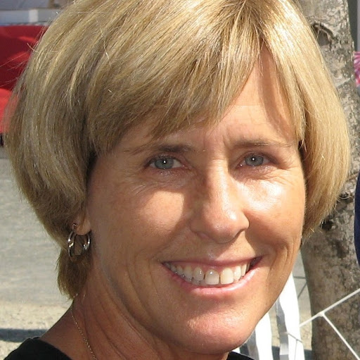 Julie Armstrong Photo 1