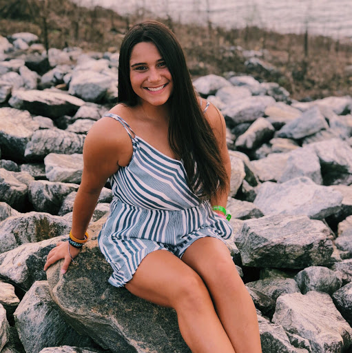 Julia Watkins Photo 9