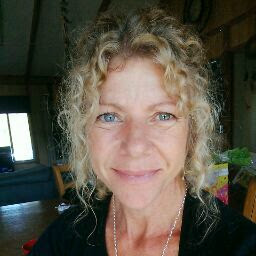 Vicki Logan Photo 30