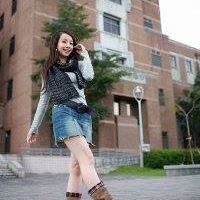 Stephanie Leung Photo 16