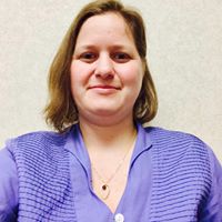 April Golding Photo 5