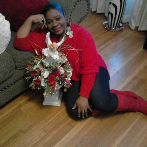 Alice Watts Photo 18