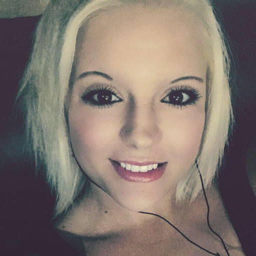 Stephanie Wade Photo 26