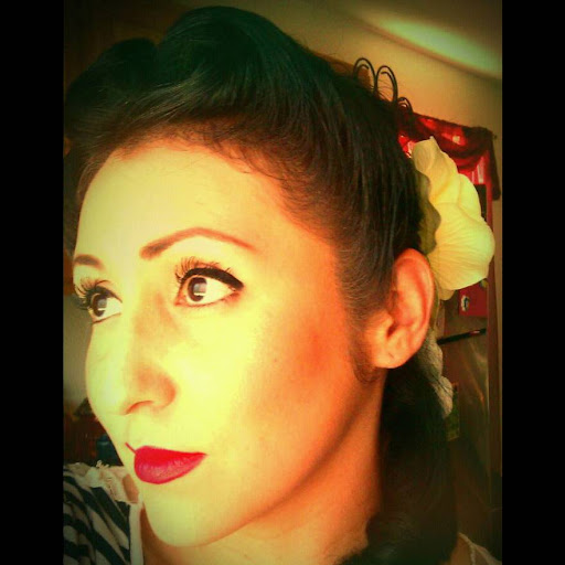 Christina Bertrand Photo 7