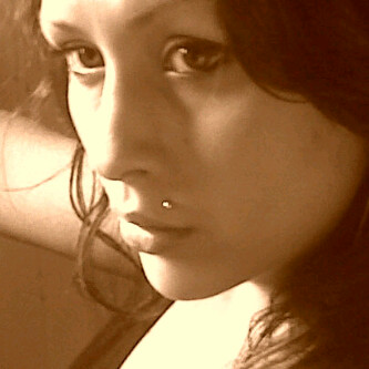 Kelly Foster Photo 10