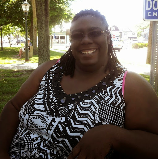 Julia Davenport Photo 13