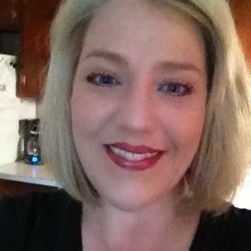 Holly Martin Photo 32