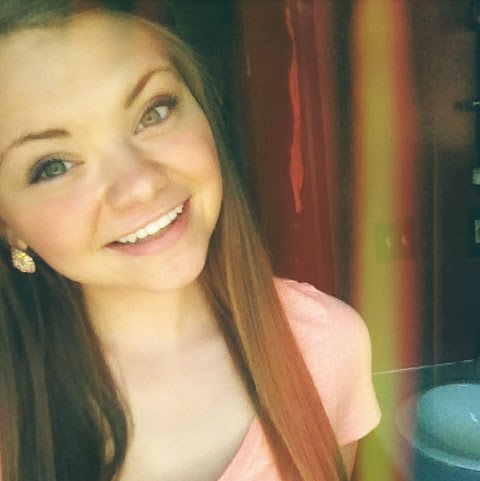 Sarah Gagnon Photo 29