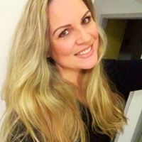 Vivian Schmitt Photo 1