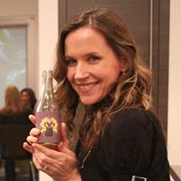 Elizabeth Connors Photo 22