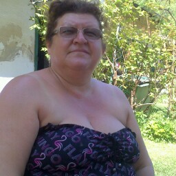 Christine Helm Photo 9