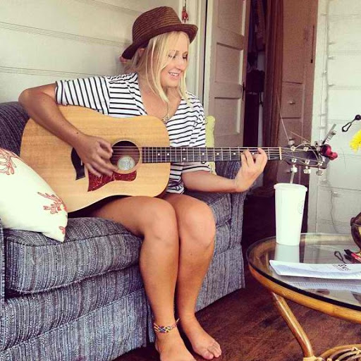 Julia Stine Photo 2