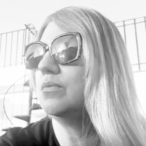 Lisa Pearce Photo 16