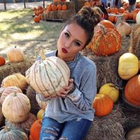 Caroline Zimmerman Photo 9