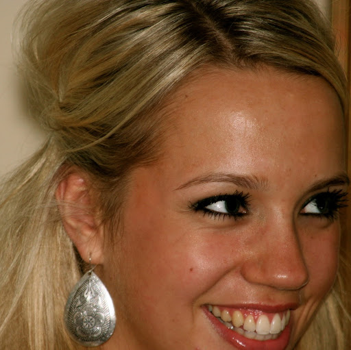 Alexandra Hunter Photo 10