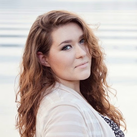 Kathryn Jones Photo 17