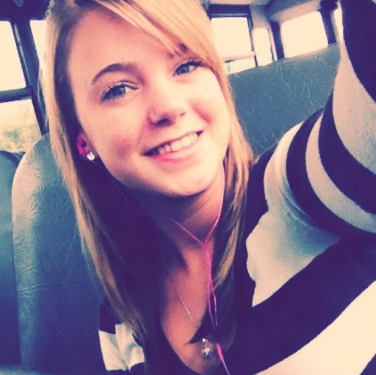 April Jeffries Photo 26