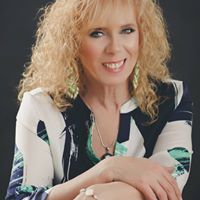 Toni Ingram Photo 16
