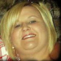 Kelly Nixon Photo 14