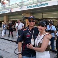 Rachel Collins Photo 32