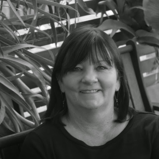 Anne Jennings Photo 34