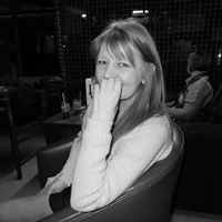 Tracey Holliday Photo 7