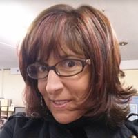 Lynda Thompson Photo 34