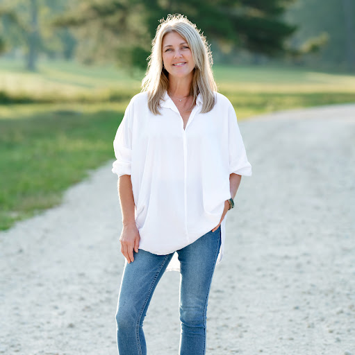 Robin Strickland Photo 27